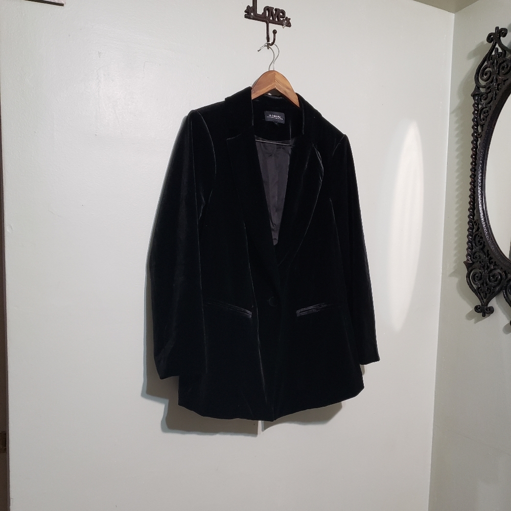 Le Chateau Black Velvet Women's Blazer